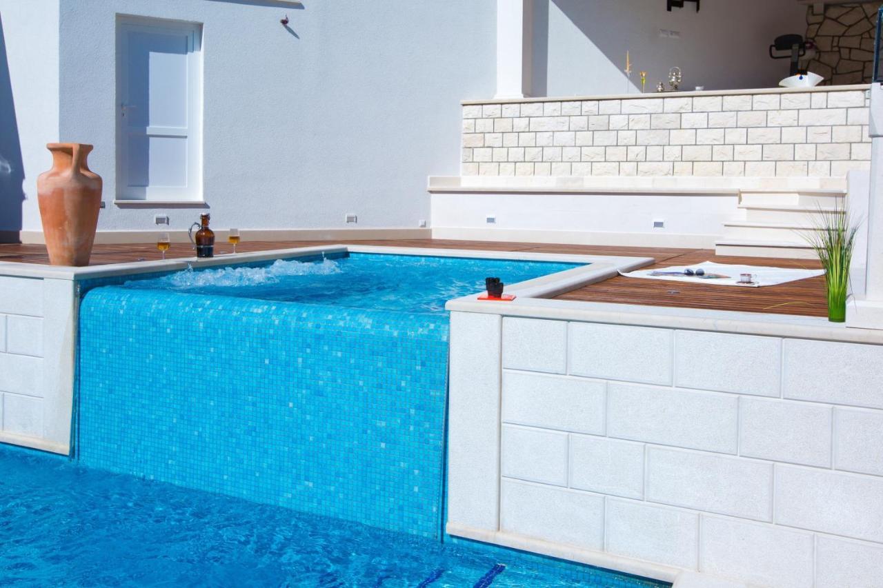 Arion Villa *